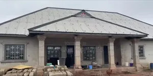6bdrm House in Asante Mampong Daaho for sale