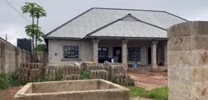 6bdrm House in Asante Mampong Daaho for sale
