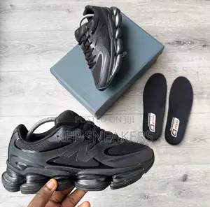 New Balance 2000 T-Black