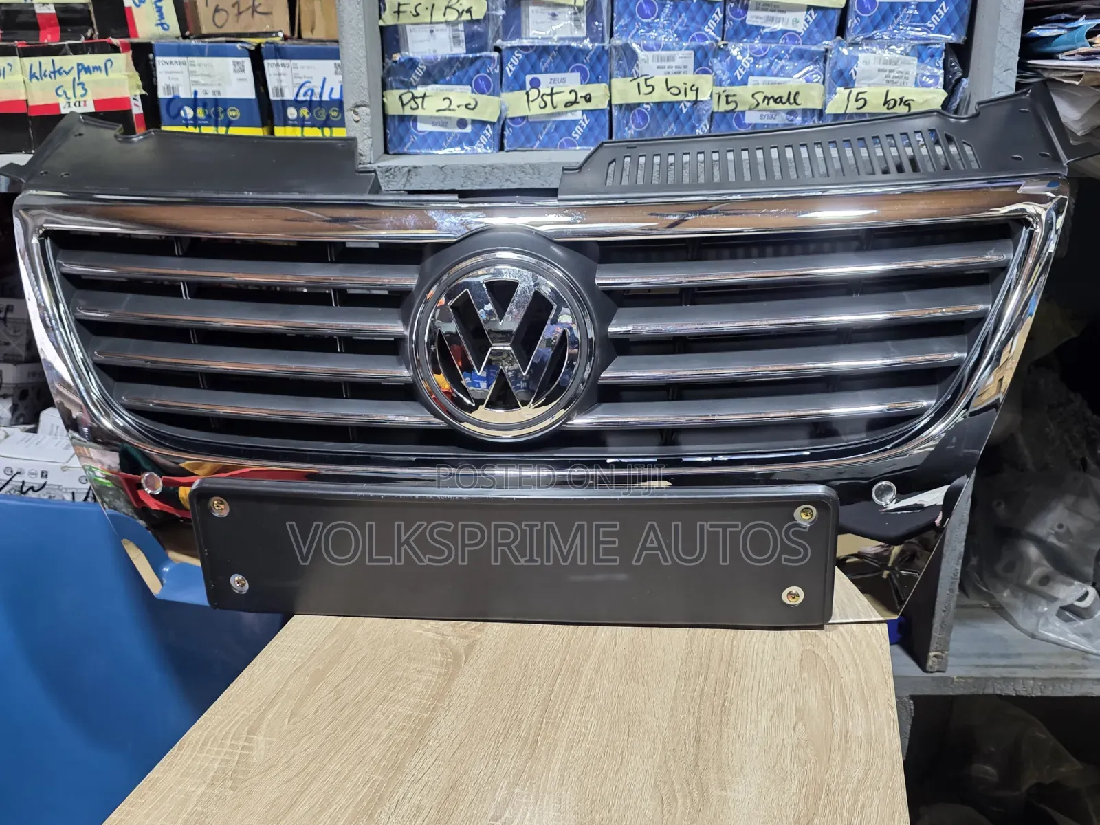 Front Bumper Chrome Grille Fit for 2005-2010 V0lkswagen Jetta and Golf