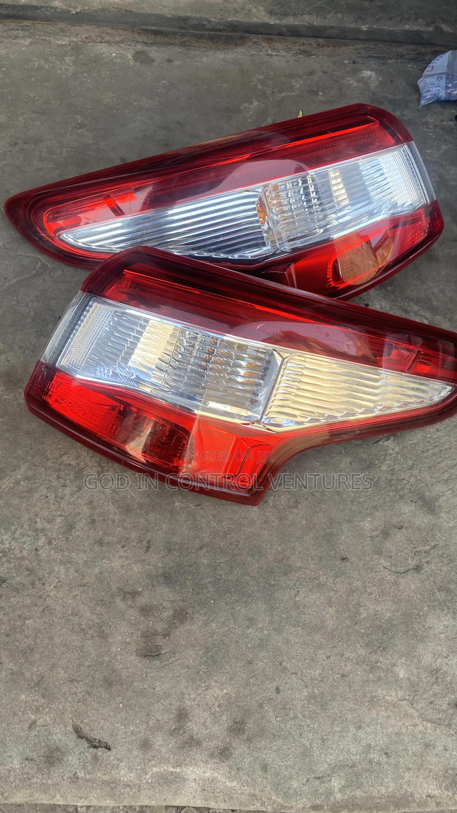 Nissan Qashqai 2014 Tail Light Pair