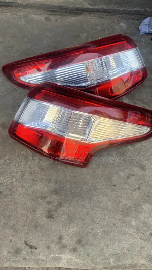 Nissan Qashqai 2014 Tail Light Pair