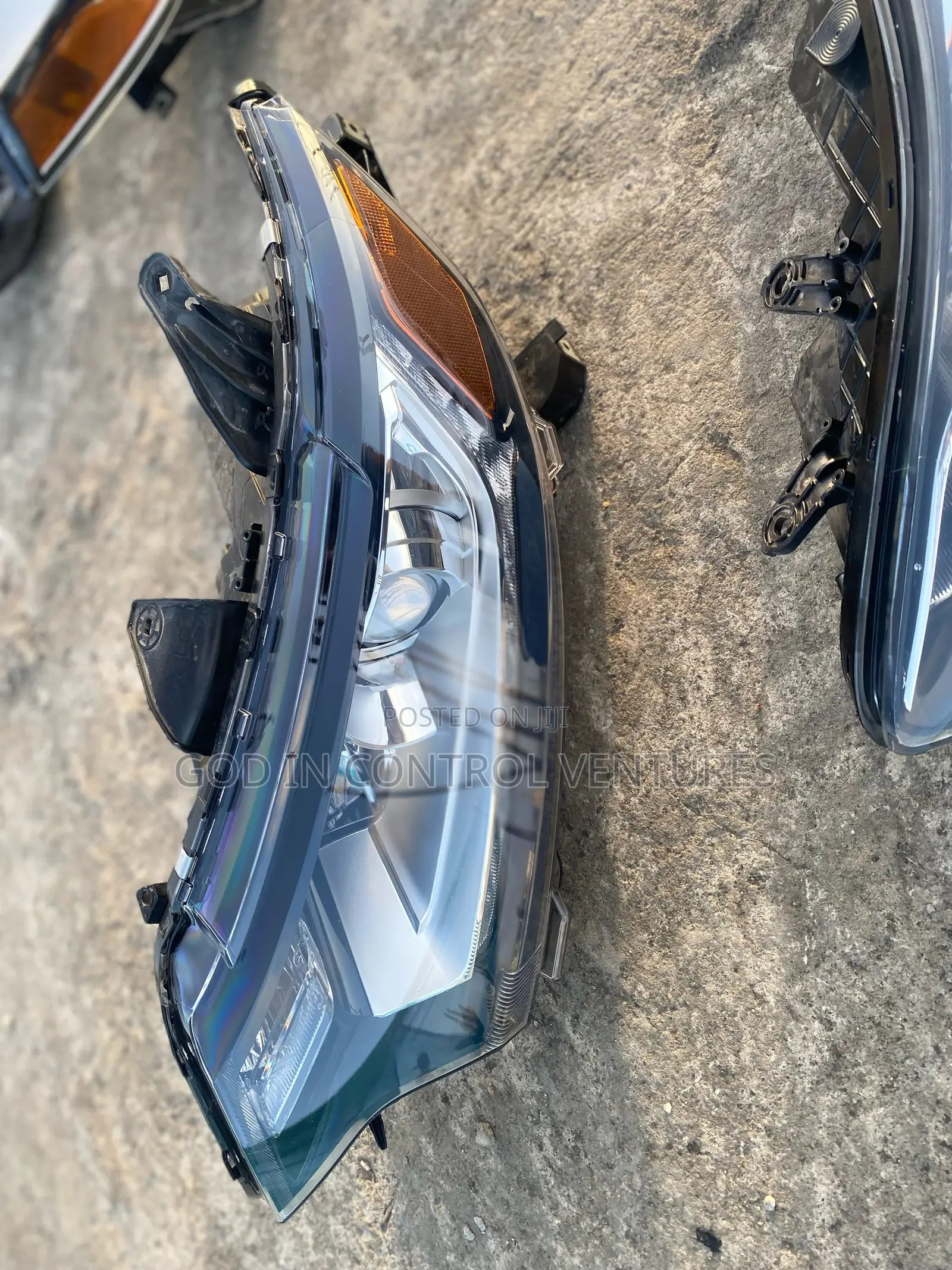 Mitsubishi Outlander 2017 Headlight