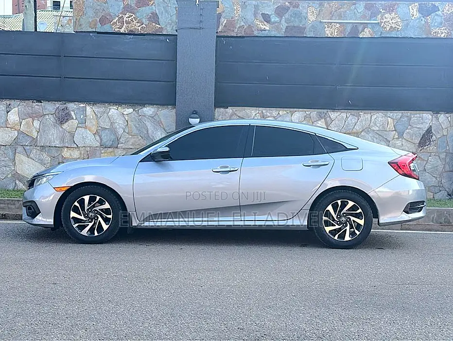 Honda Civic EX 4dr Sedan (2.0L 4cyl) 2017 Gray