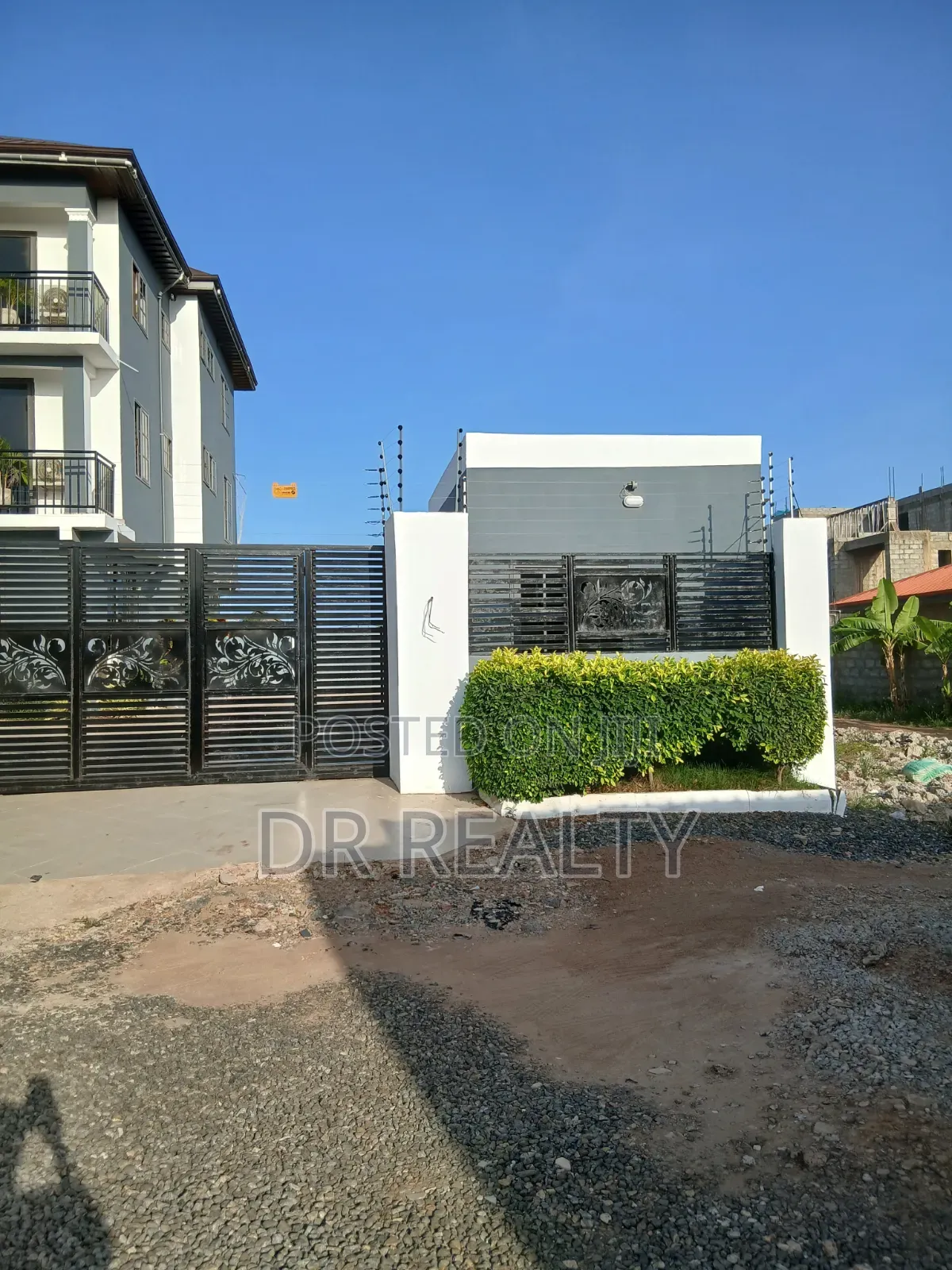2bdrm Apartment in Savannah, Tema Metropolitan for rent