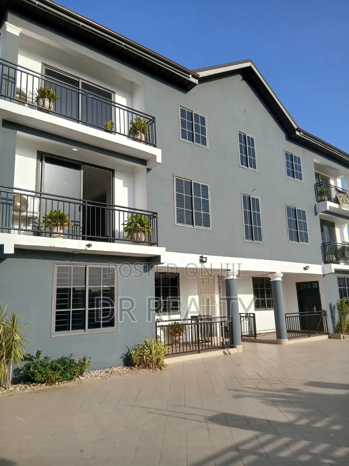 2bdrm Apartment in Savannah, Tema Metropolitan for rent