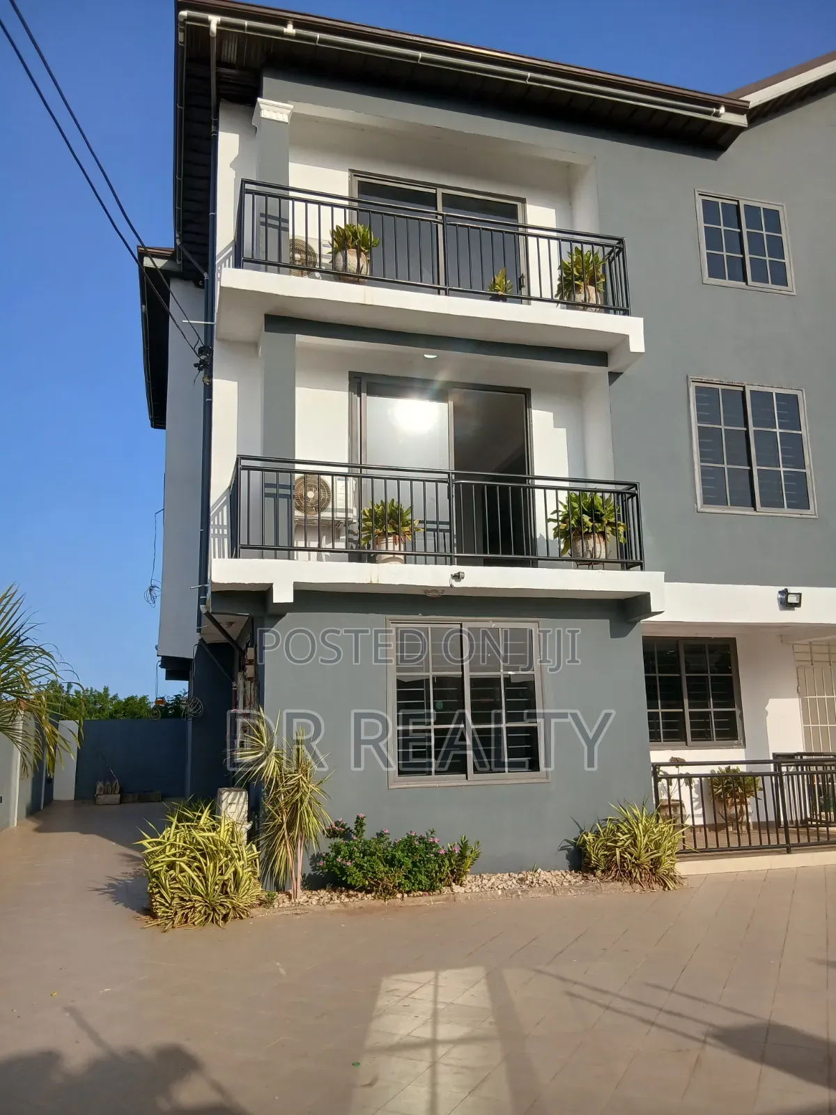 2bdrm Apartment in Savannah, Tema Metropolitan for rent