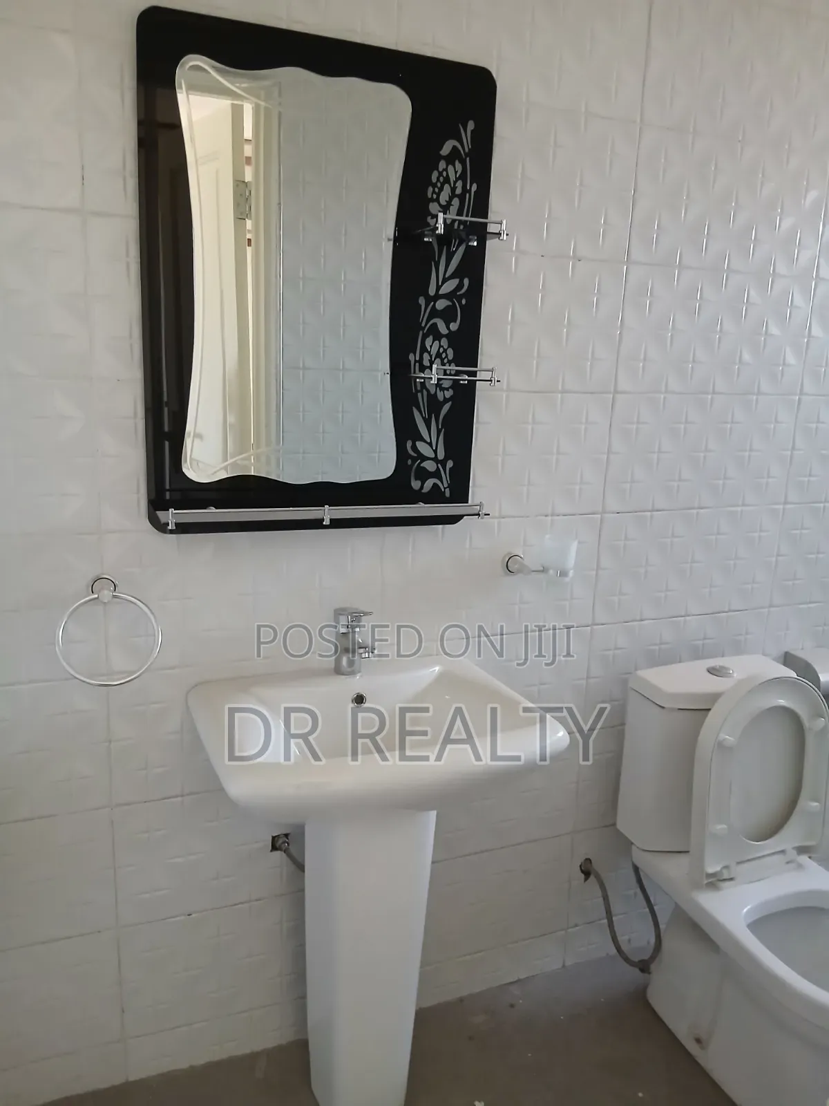 2bdrm Apartment in Savannah, Tema Metropolitan for rent