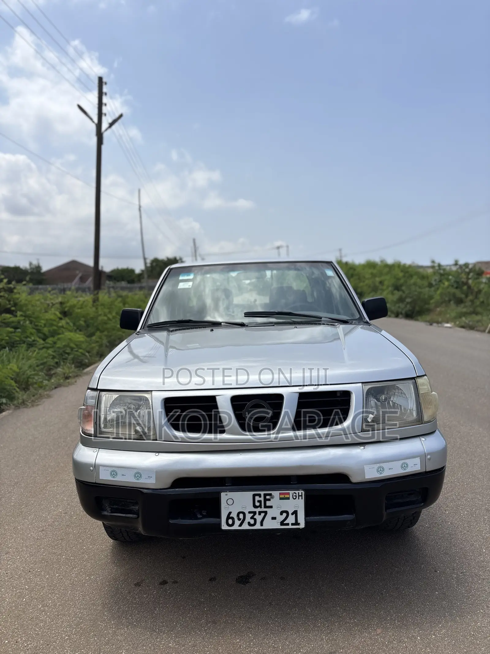Nissan Hardbody 2003 Silver