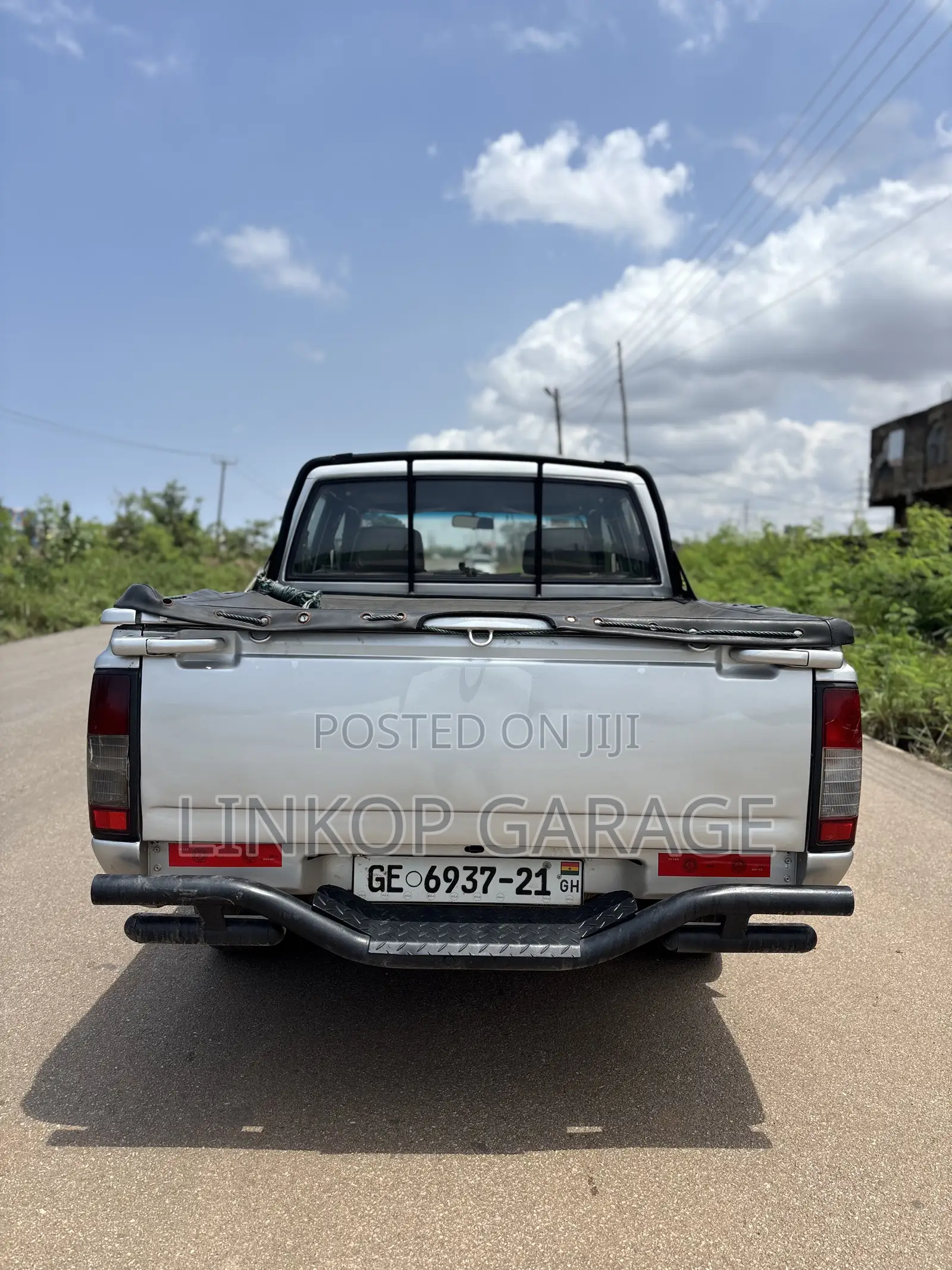 Nissan Hardbody 2003 Silver