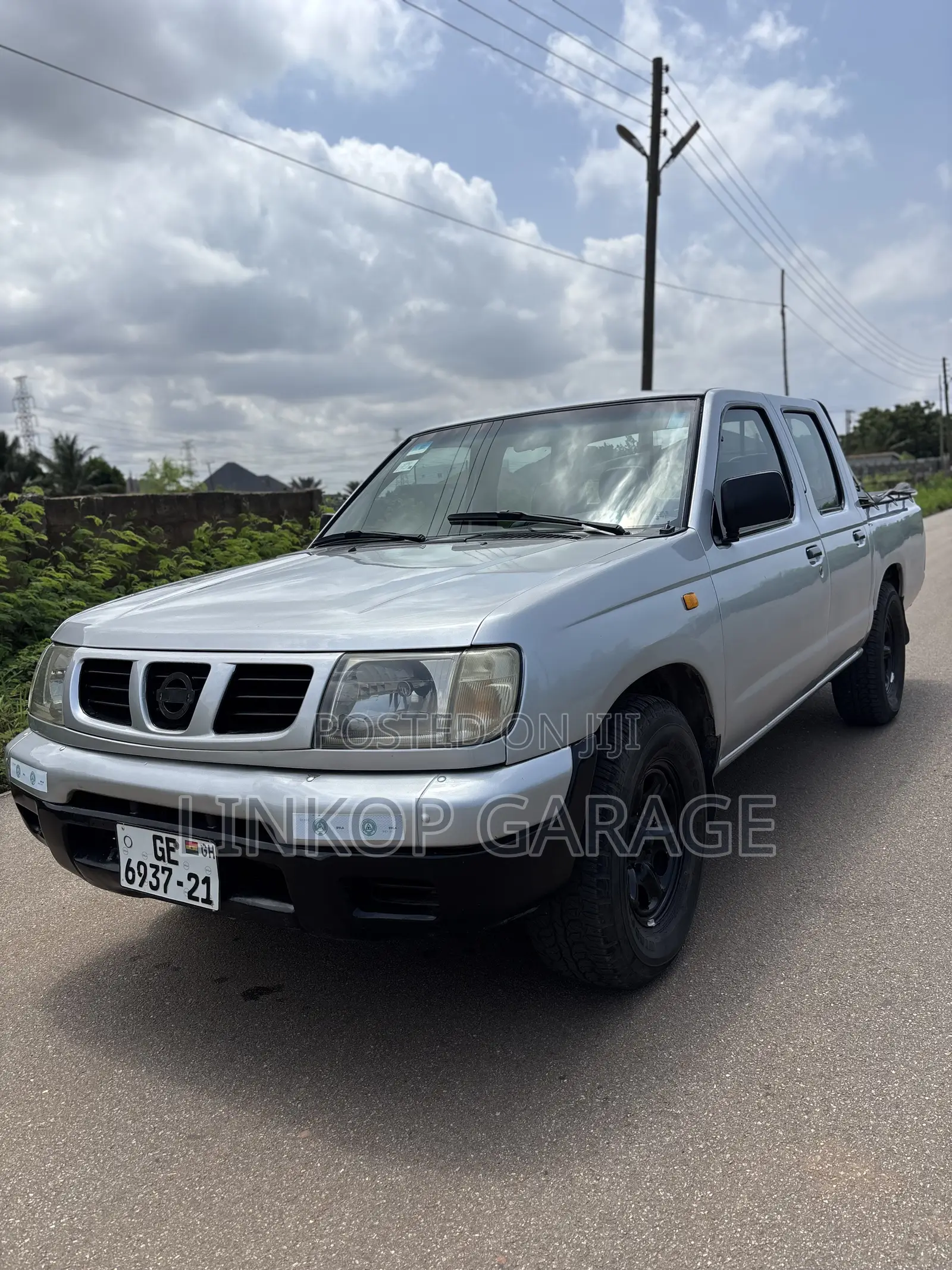 Nissan Hardbody 2003 Silver