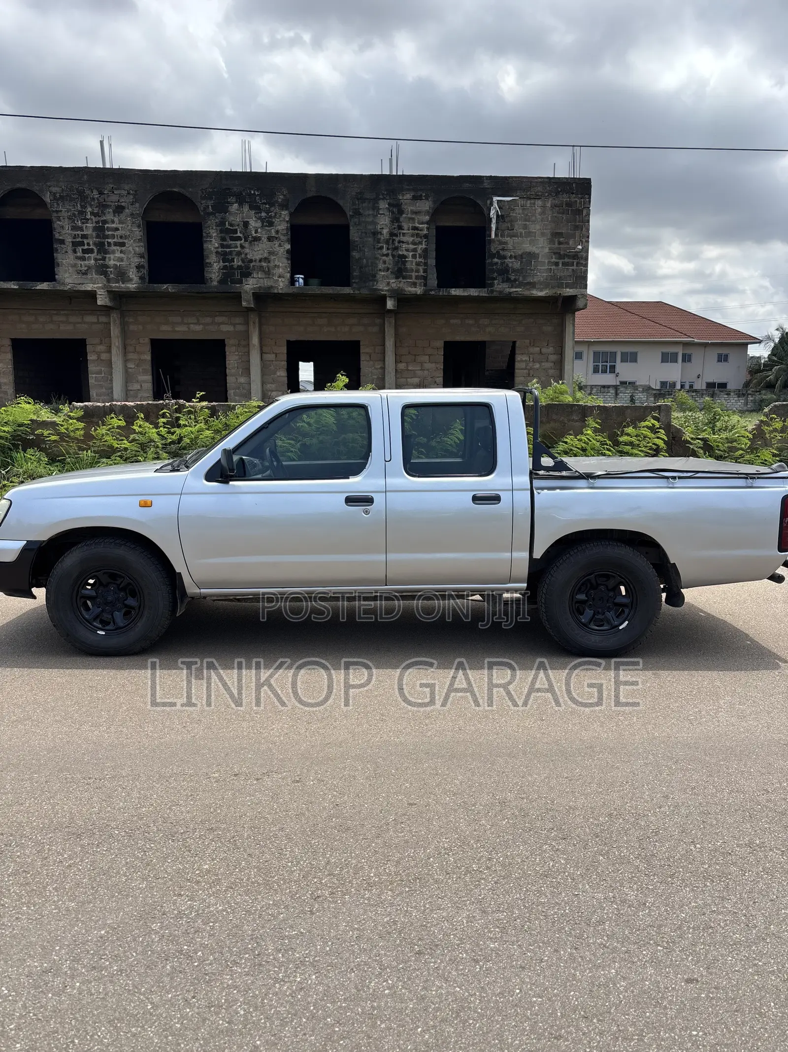 Nissan Hardbody 2003 Silver