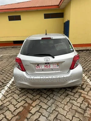 Toyota Vitz 1.3 FWD 5dr 2013 Silver