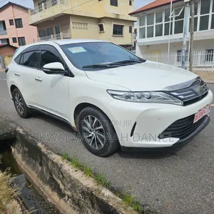 Toyota Harrier 2.0 2019 White