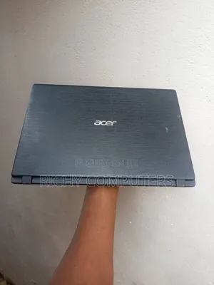Laptop Acer Aspire ES1-711 8GB Intel Core i3 HDD 500GB