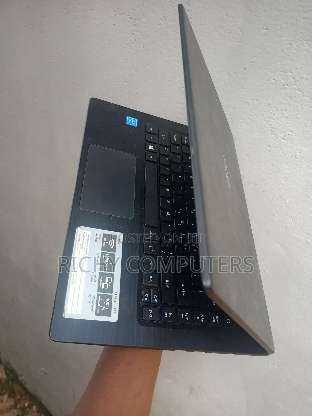 Laptop Acer Aspire ES1-711 8GB Intel Core i3 HDD 500GB