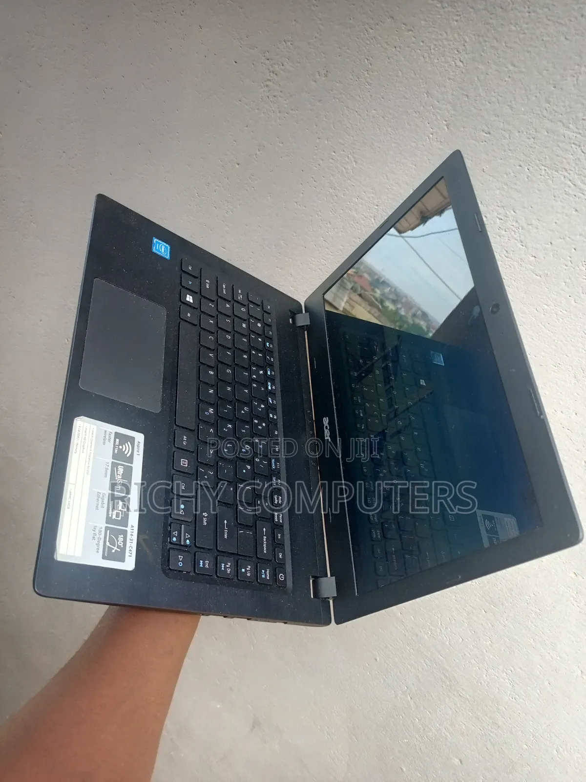 Laptop Acer Aspire ES1-711 8GB Intel Core i3 HDD 500GB