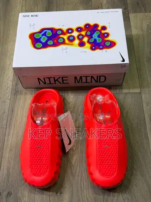 Nike Mind 001