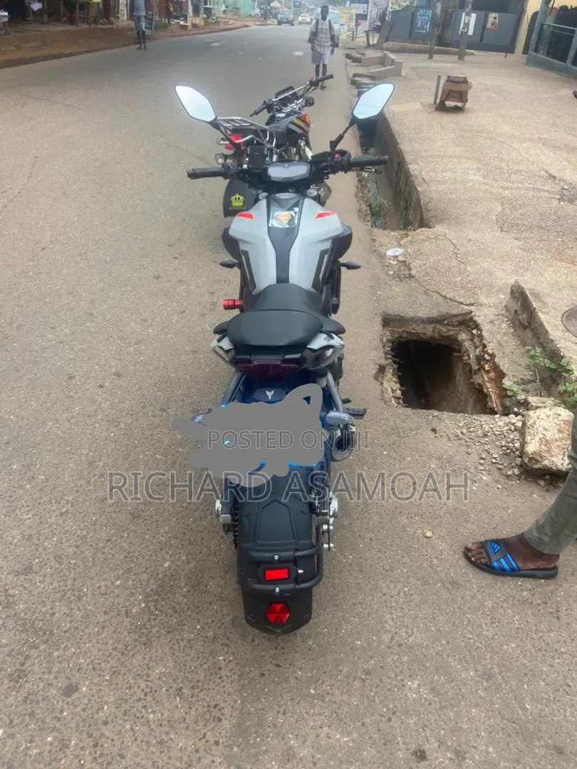 Yamaha 2018 Blue
