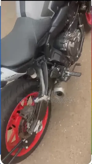 Yamaha 2018 Blue