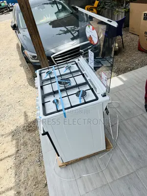 Brand New Sleek White 5b Midea Tech Cooker Oven