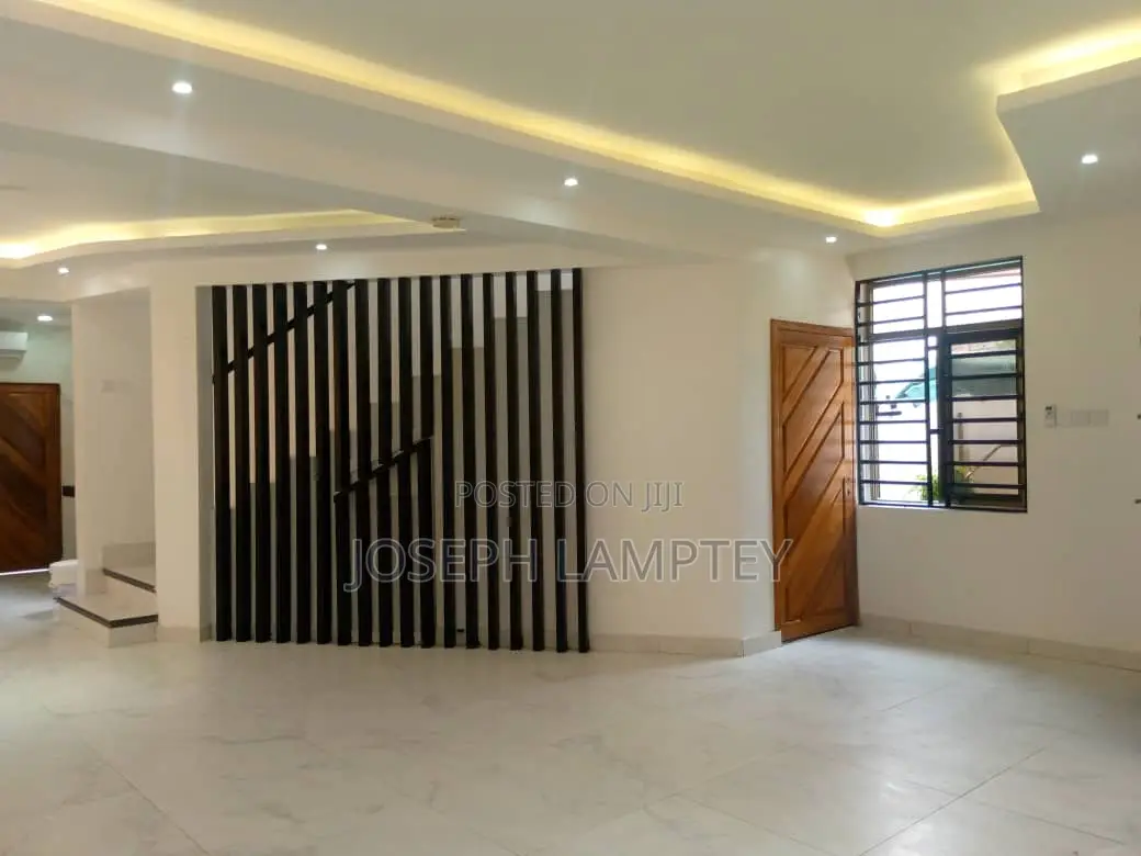 2bdrm House in Joseph Lamptey, Coffee Shop Area for rent