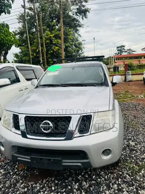 Nissan Navara 2012 Silver