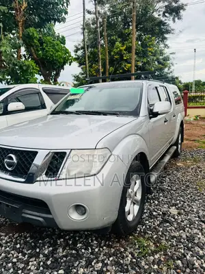 Nissan Navara 2012 Silver