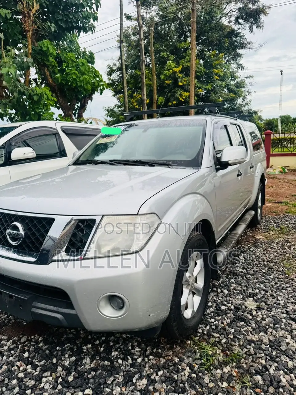Nissan Navara 2012 Silver