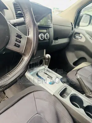 Nissan Navara 2012 Silver