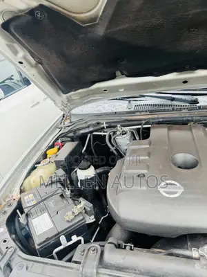 Nissan Navara 2012 Silver