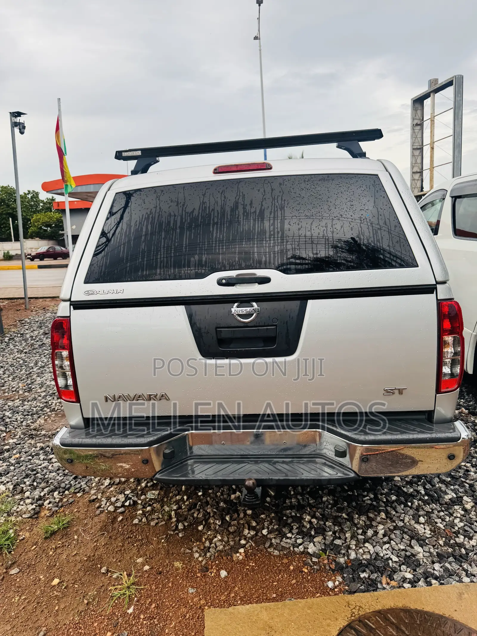 Nissan Navara 2012 Silver