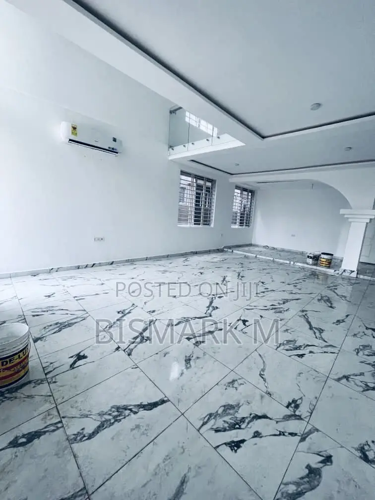 4bdrm House in Lakeside Estate, Ashaley Botwe for rent