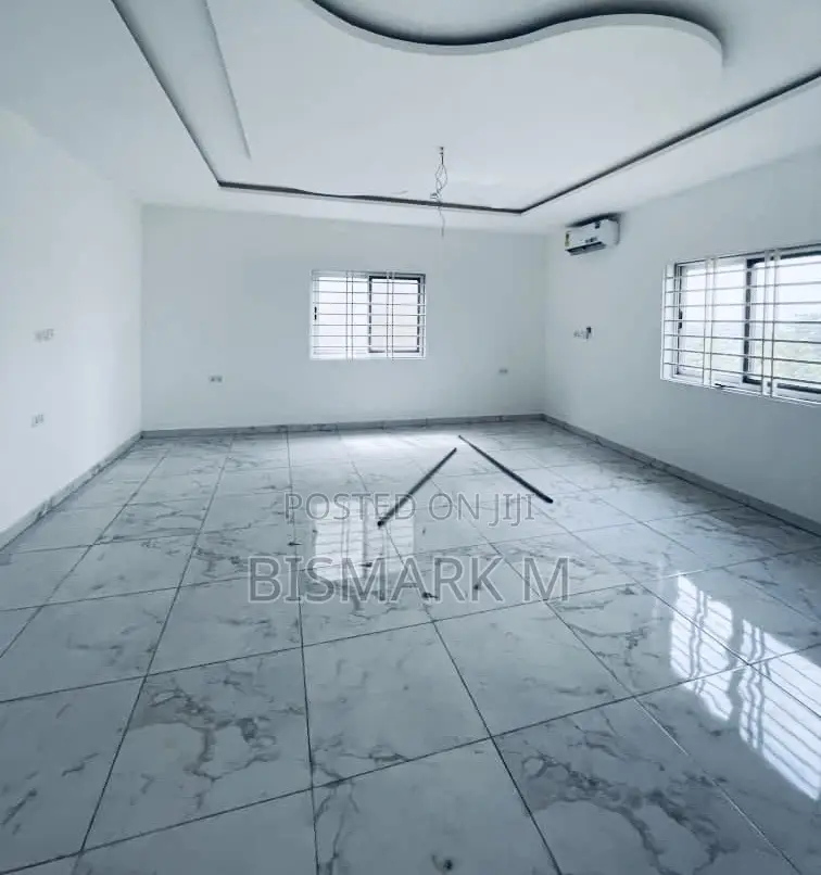 4bdrm House in Lakeside Estate, Ashaley Botwe for rent