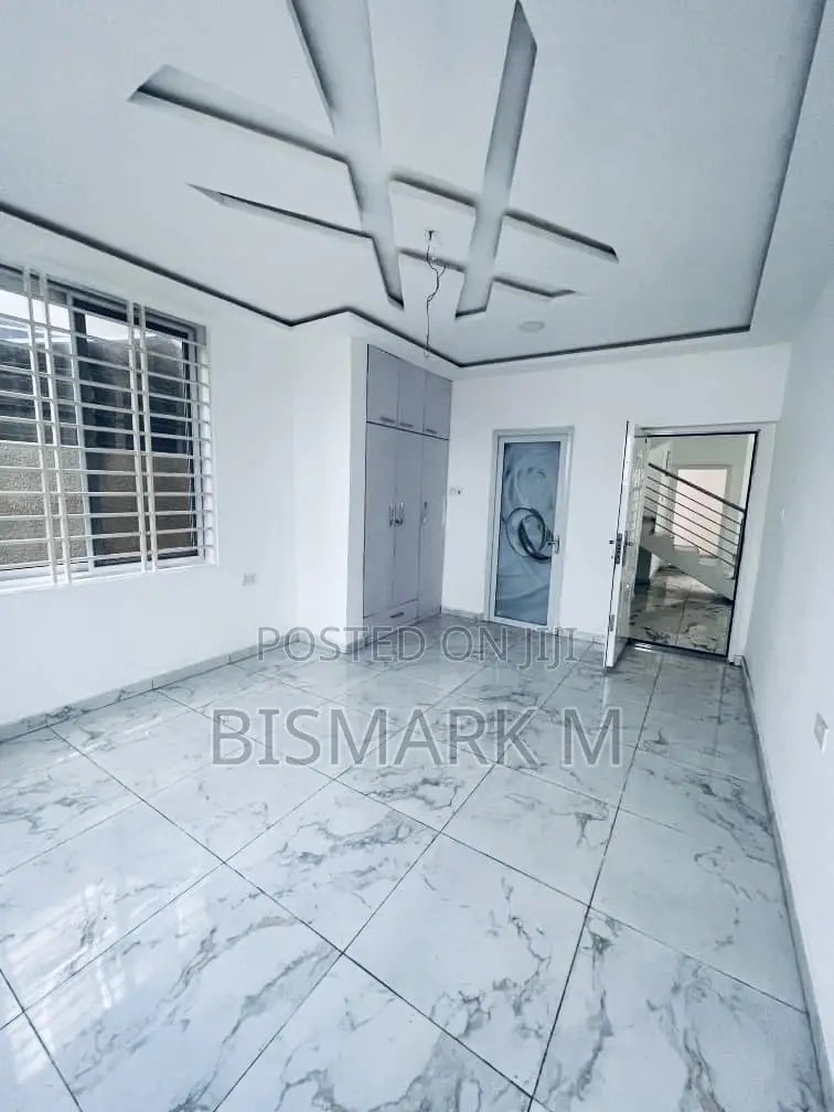 4bdrm House in Lakeside Estate, Ashaley Botwe for rent