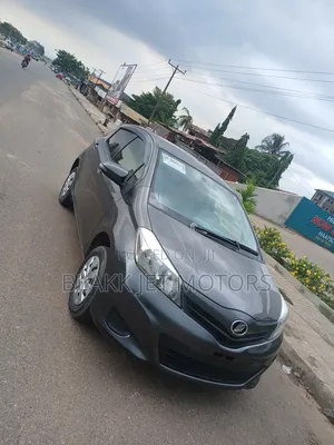 Toyota Vitz 1.3 AWD 5dr 2013 Gray