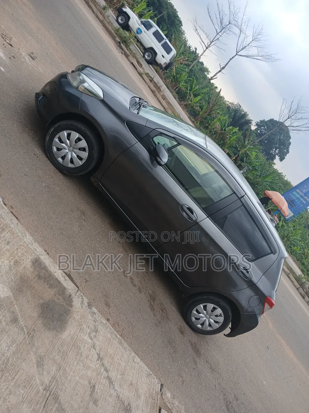 Toyota Vitz 1.3 AWD 5dr 2013 Gray
