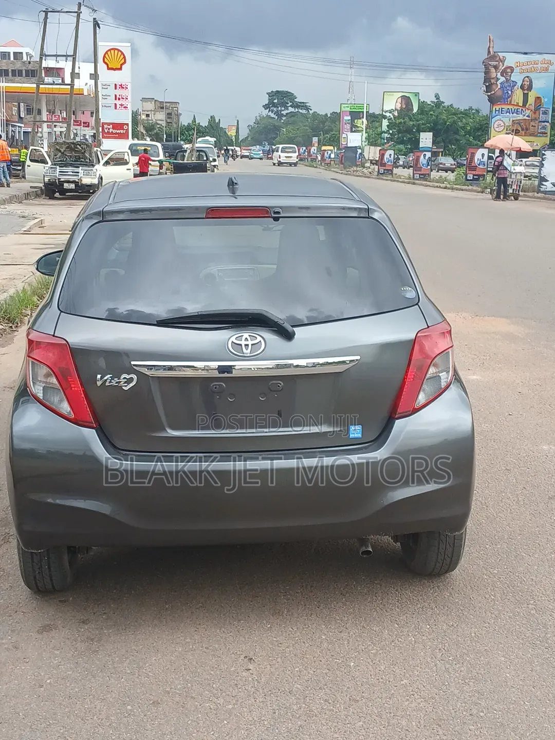 Toyota Vitz 1.3 AWD 5dr 2013 Gray