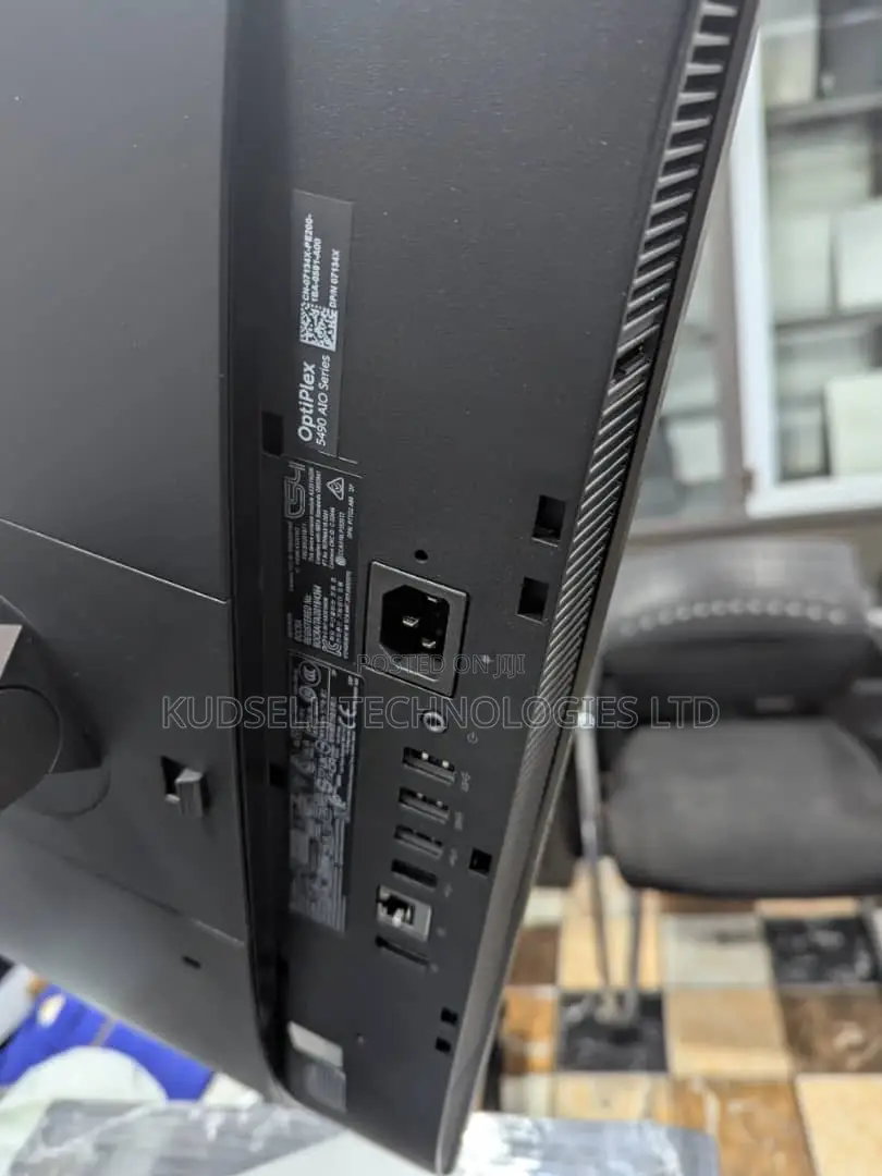 Desktop Computer Dell OptiPlex 5260 8GB Intel Core i5 SSD 256GB