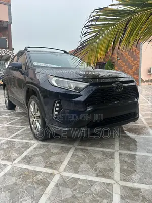 Toyota RAV4 XLE Premium 2022 Blue