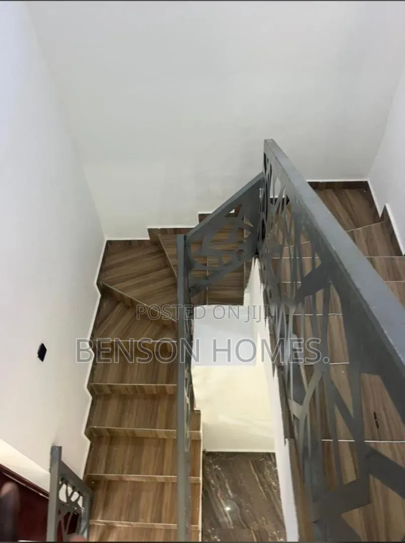 4bdrm Duplex in Lashibi for rent