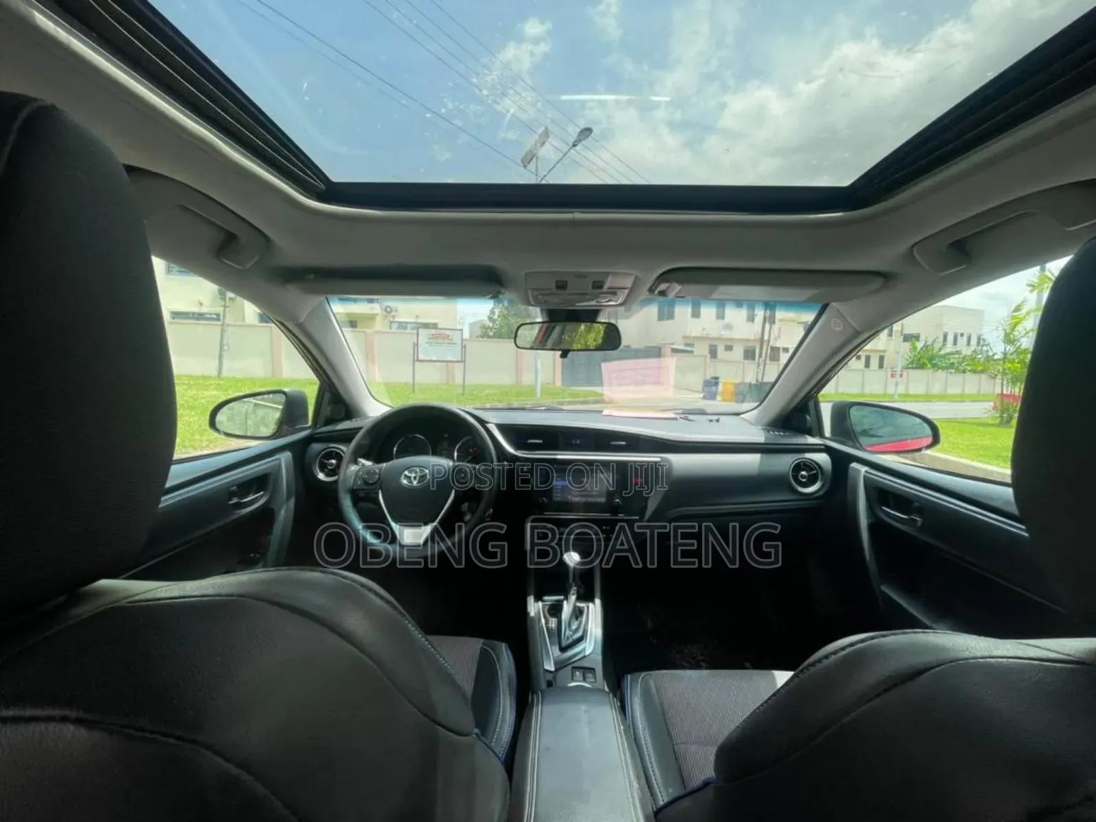 Toyota Corolla SE (1.8L 4cyl 2A) 2018 Red