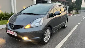Honda Fit Automatic 2011 Gray