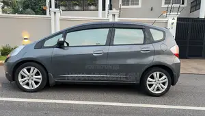 Honda Fit Automatic 2011 Gray