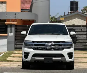 Ford Expedition 2022 White