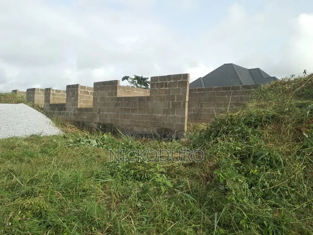 5bdrm House In Kumasi Metropolitan For Sale