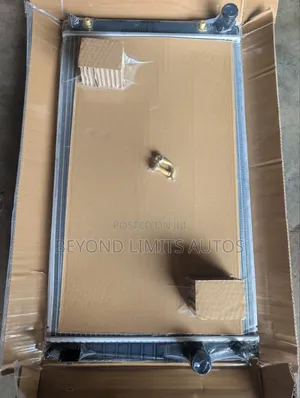 Toyota Rav4 2013,2014,2015,2016,2017,2018 Radiator/ Water Tank