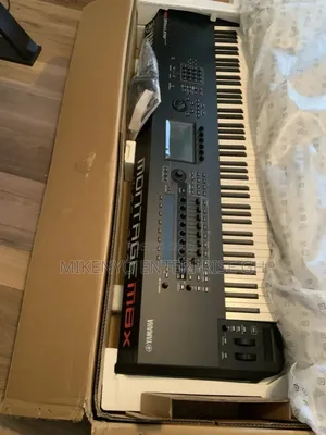 Yamaha Montage M8x 88-Key Synthesizer With Stand
