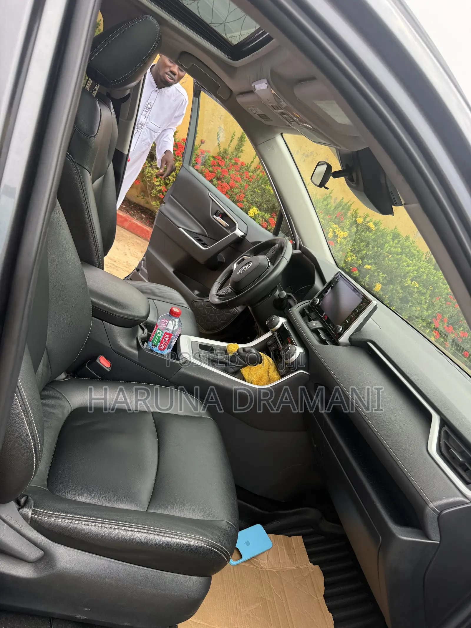 Toyota RAV4 XLE 2021