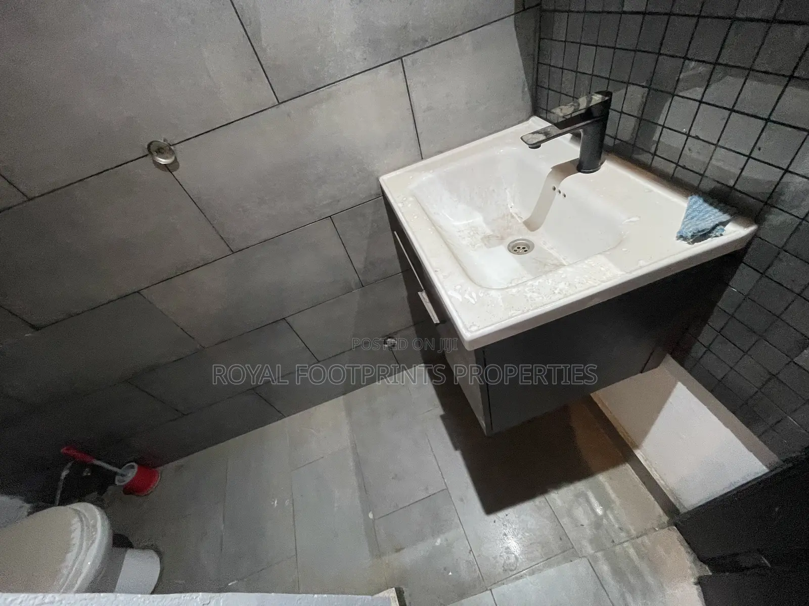 3bdrm House in Royal Footprints, East Legon for sale